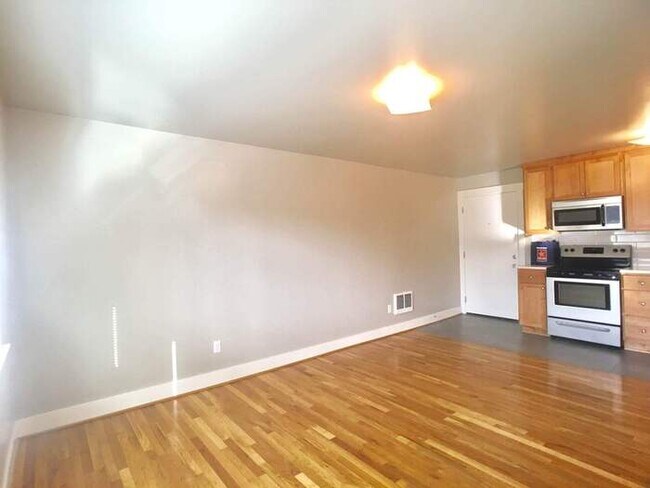 Foto del edificio - 2700 SE Stark St