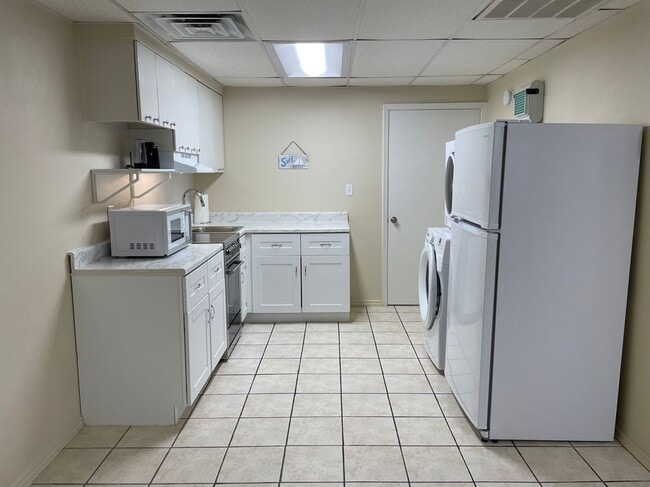 Building Photo - 5712 Padre Blvd