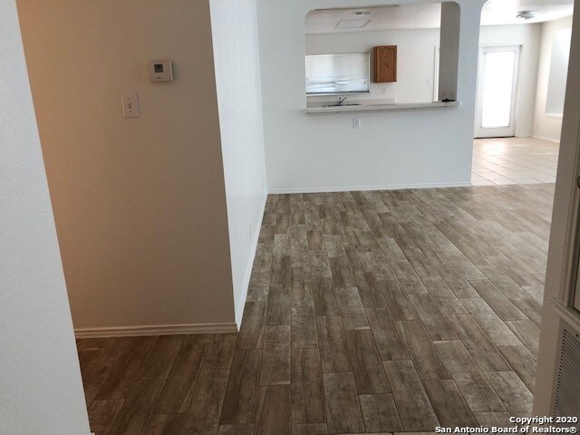 Foto del edificio - 111 Lauren Ln