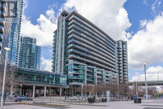 Building Photo - 209 Fort York Blvd