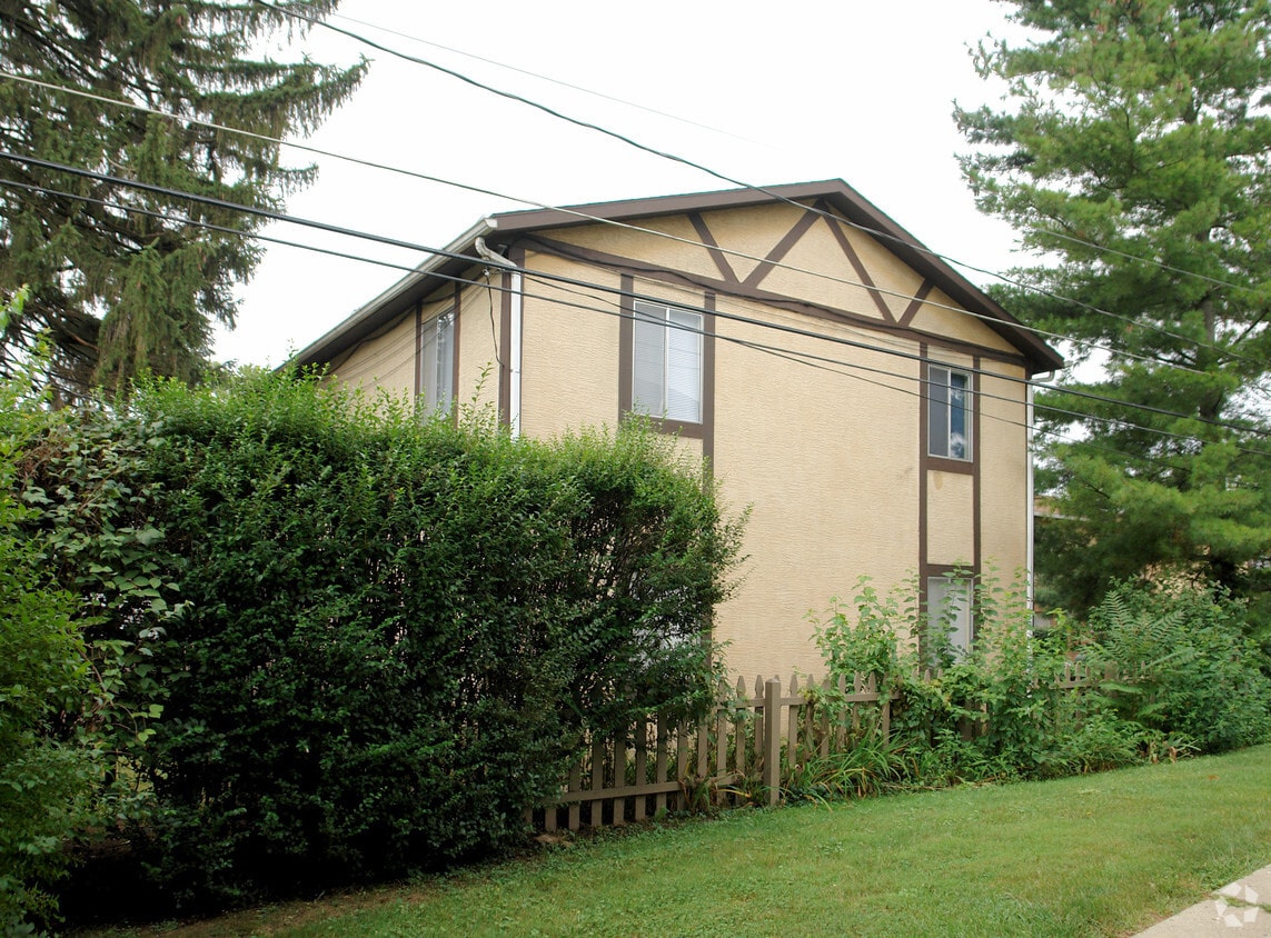 Building Photo - 3181-3185 Dorris Ave