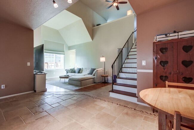 Foto del edificio - 2637 Regent Rd