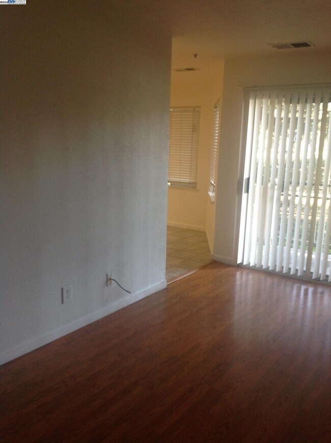 Building Photo - 4721 Nicol Common