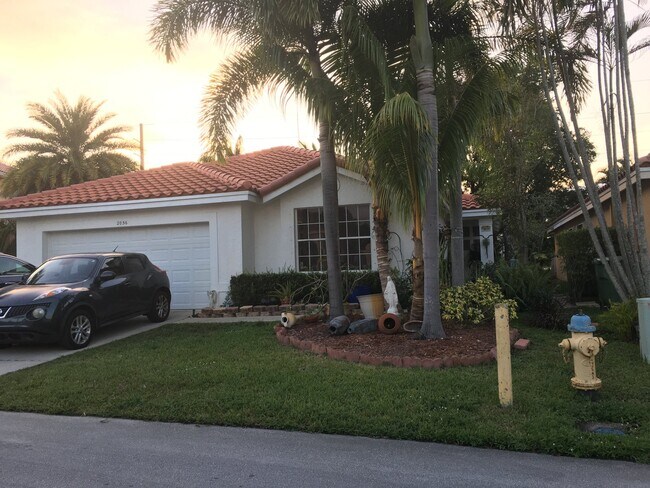 Foto del edificio - 2036 NW 183rd Cir