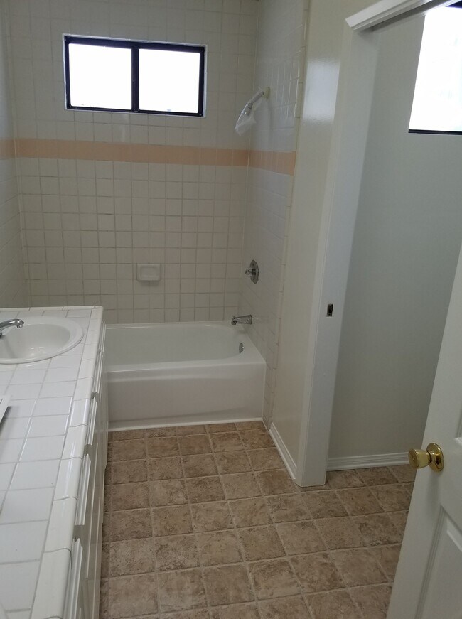 Foto del edificio - 418 E Colorado Blvd