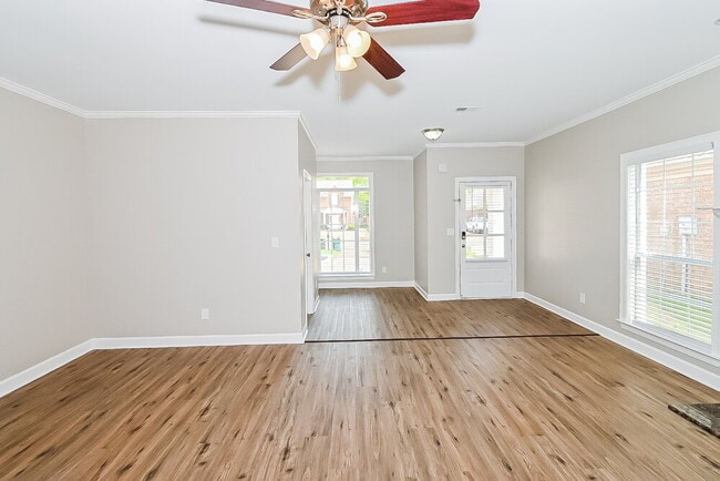 Building Photo - 2685 Graystone Dr