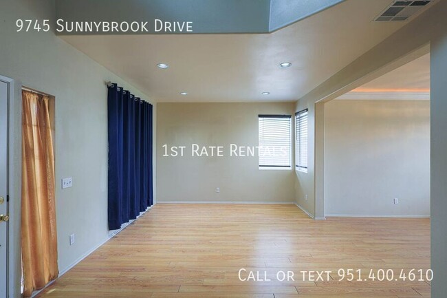 Foto del edificio - 9745 Sunnybrook Dr