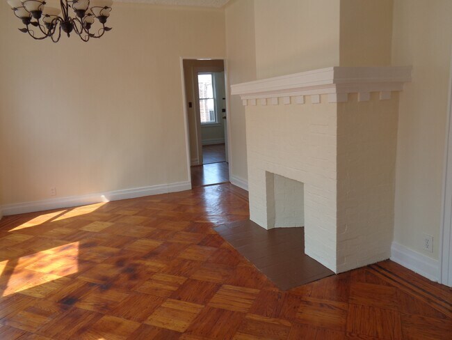 Building Photo - Dyker Heights Two Bedroom