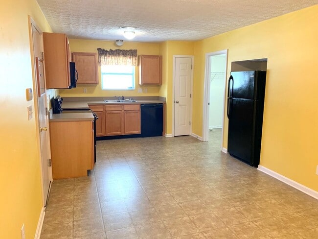 Foto del edificio - Beautiful 3 Bed 3 Bath Home For Rent!