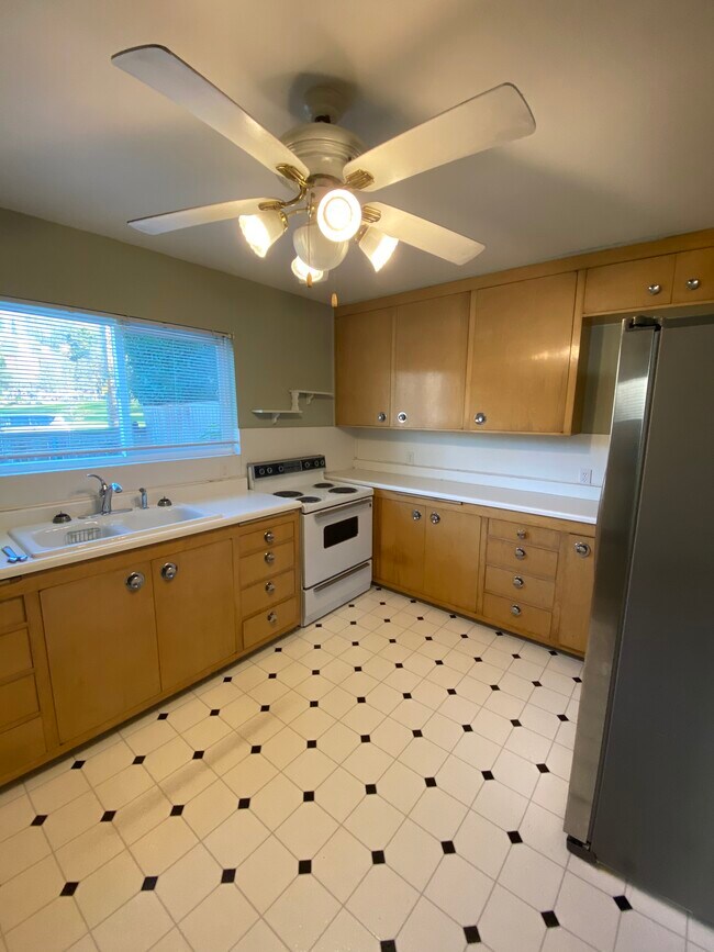 Foto del edificio - 4421 26th Ave SW