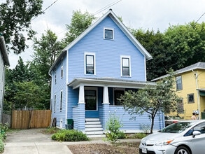Building Photo - 307 Cascadilla St