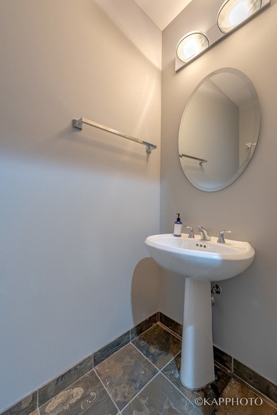 Foto del edificio - 1117 W Monroe St