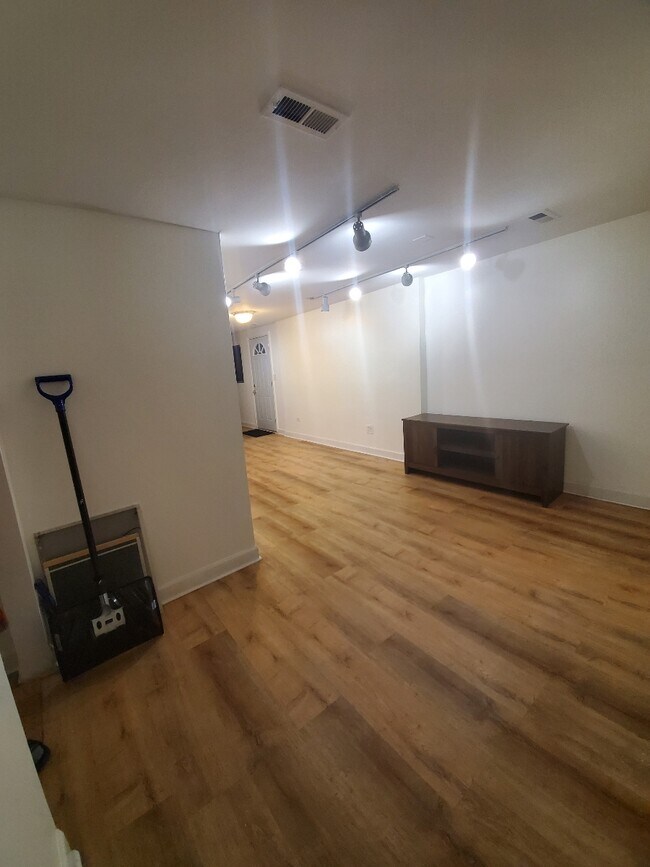 Foto del edificio - 2136 W 18th St