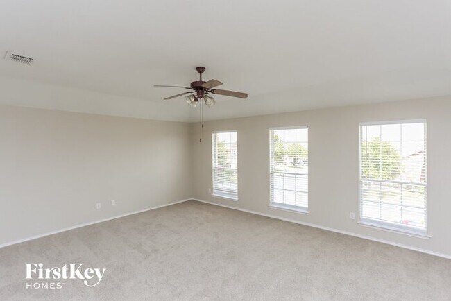 Foto del edificio - 4245 Summer Star Ln