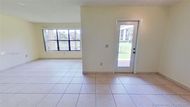 Foto del edificio - 4321 W McNab Rd