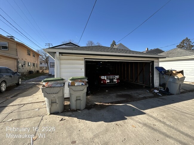 Building Photo - 5710 N 97th St