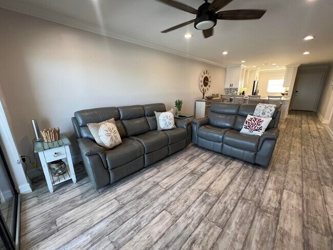 Building Photo - 7420 S Ocean Dr