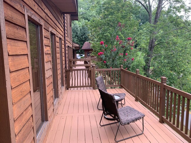 front of house - 409 Skyline Dr