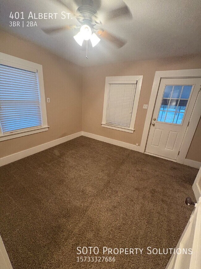 Building Photo - 401 Albert St