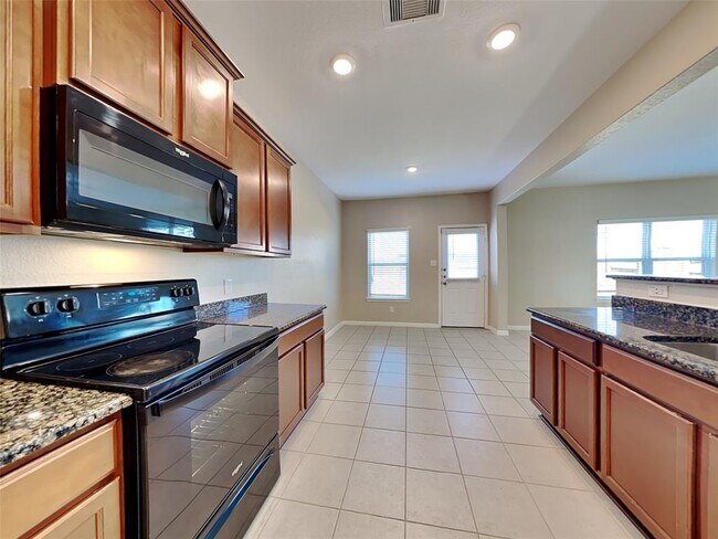 Building Photo - 208 Comanche Plains Rd