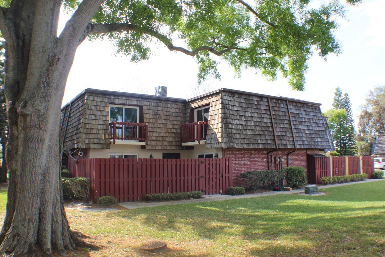 Foto principal - 48 Piney Branch Way
