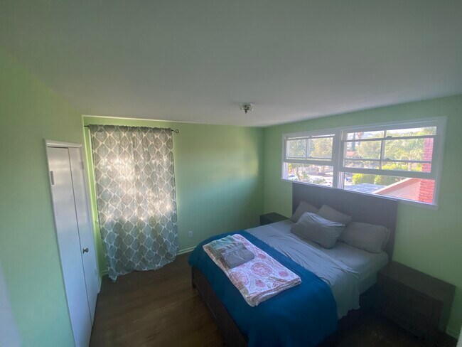 Foto del edificio - 1118 N Berendo St