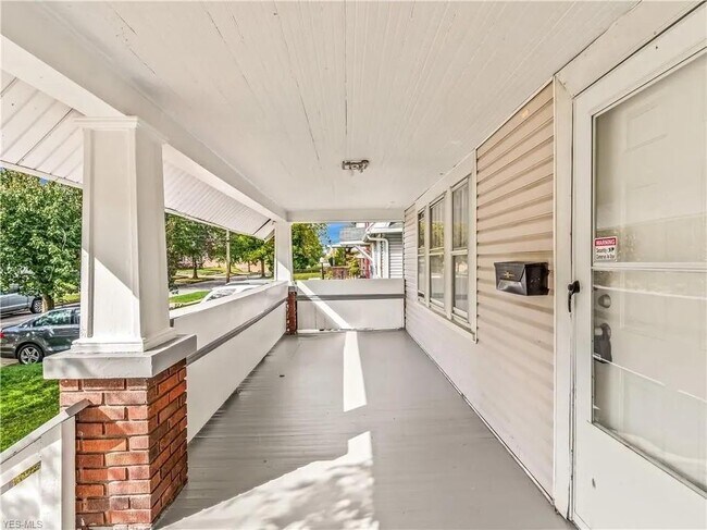 Foto del edificio - 47 E Mapledale Ave