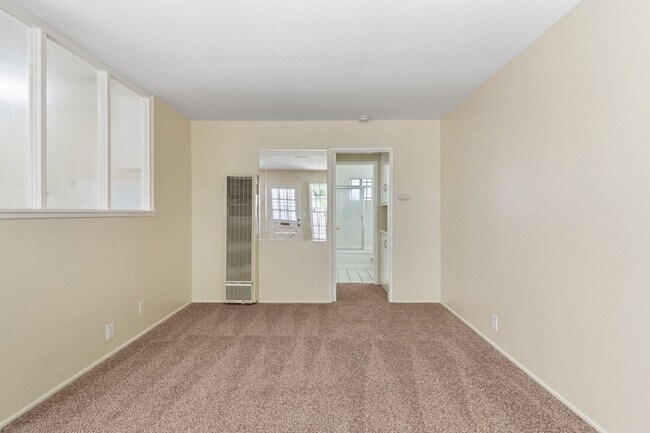 Building Photo - 1510 Freeman Ave