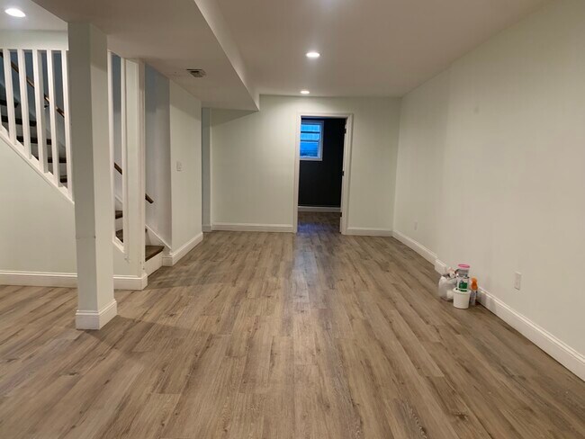 Building Photo - 9 Sorrel Dr