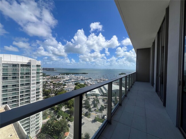 Foto del edificio - 2655 S Bayshore Dr