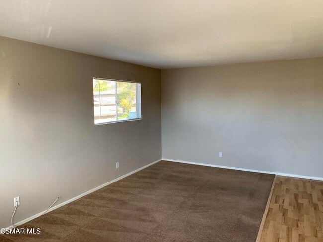 Building Photo - 2033 Calle La Sombra