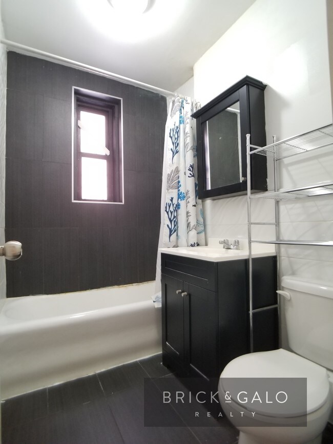 Foto del edificio - 2121 Beekman Pl