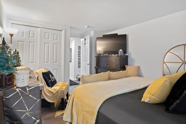 Building Photo - 1 Stonewood Park