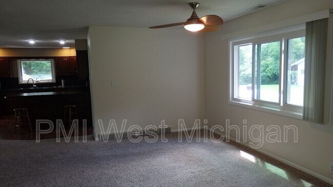 Foto del edificio - 2801 Lowell View Ave SE