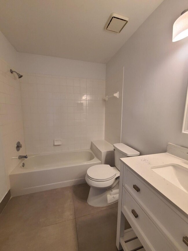 Building Photo - 3190 Leewood Ter