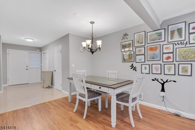 Foto del edificio - 34 Stockton Ct