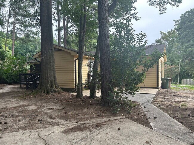 Building Photo - 722 Brunswick Pl