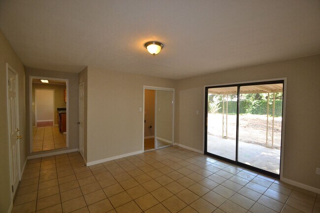 Building Photo - 10271 Croydon Way