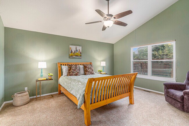 Foto del edificio - 8880 Quail Glen Dr