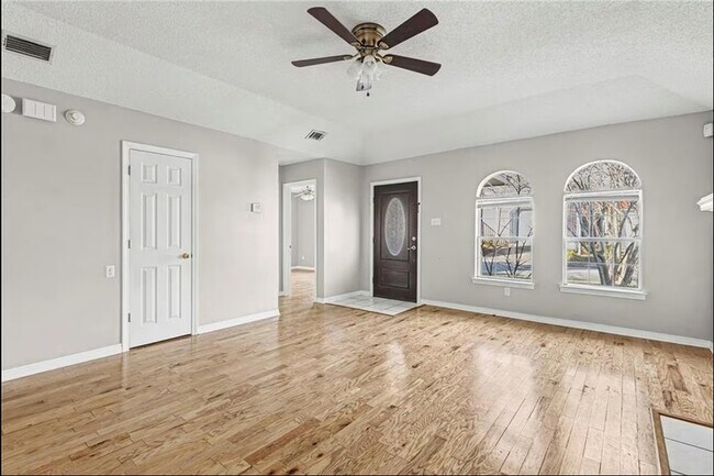 Foto del edificio - 6474B Cedar Bend Ct