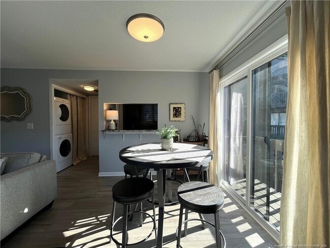 Building Photo - 250 Sugar Gum Ln