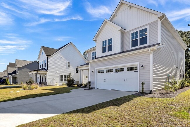 Building Photo - 4 bedroom, 3.5 bath Hampstead home in Sanc...