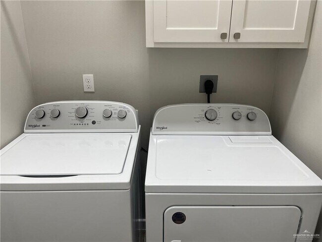 Foto del edificio - 1101 Sugar Gdn Dr