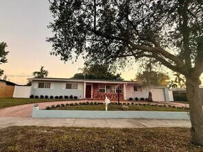 Building Photo - 9400 SW 193rd Dr