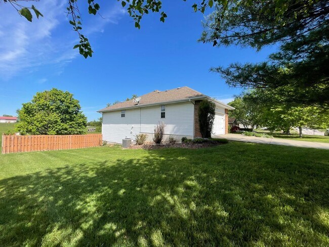 Foto del edificio - PRE-LEASING - Fully Furnished 6mo Short Term Rental in Ozark