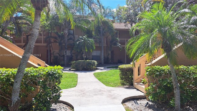 Building Photo - 4791 Via Palm Lakes
