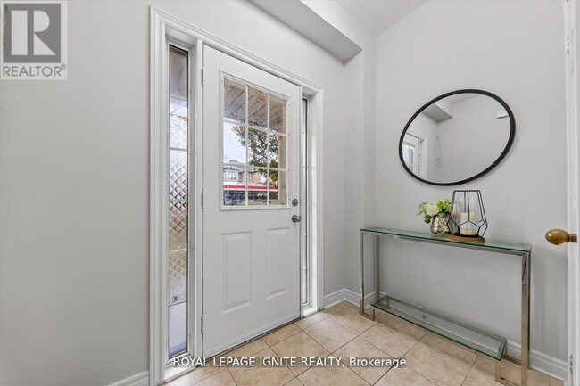 Building Photo - 163 Seasons Dr