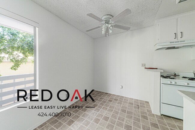 Building Photo - 17821 Halstead St-8