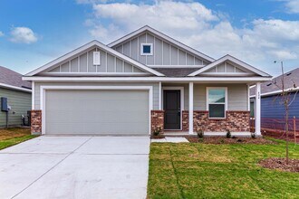 Building Photo - 404 Dewberry Dr