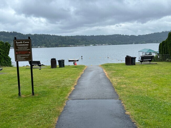 Foto del edificio - Private access to Lake Sammamish house